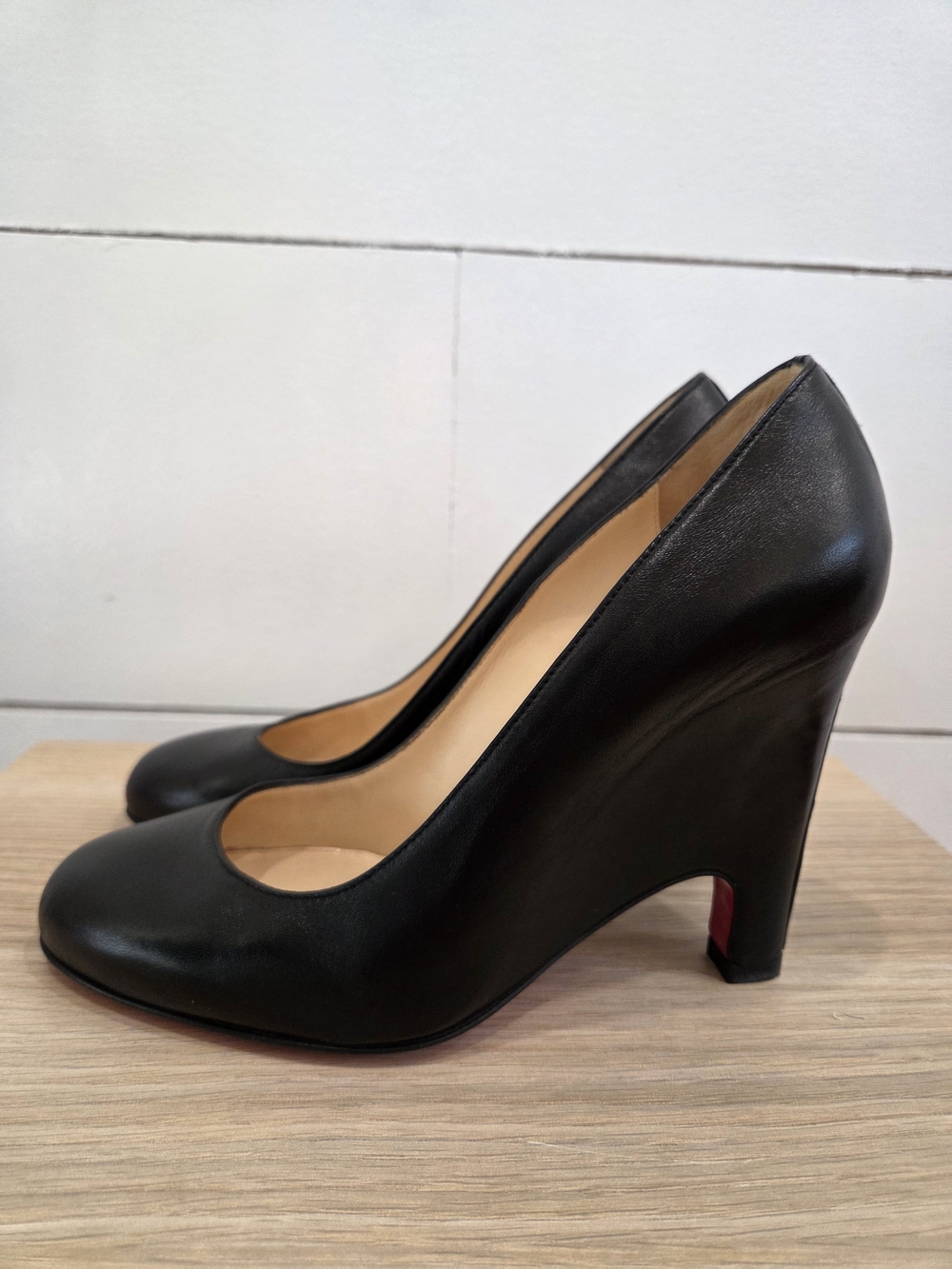 Christian Louboutin Classic Pumps - Picture 6 of 11